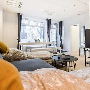 Spacious Two Br Close To Stadtpark And Street Parking Hamburg